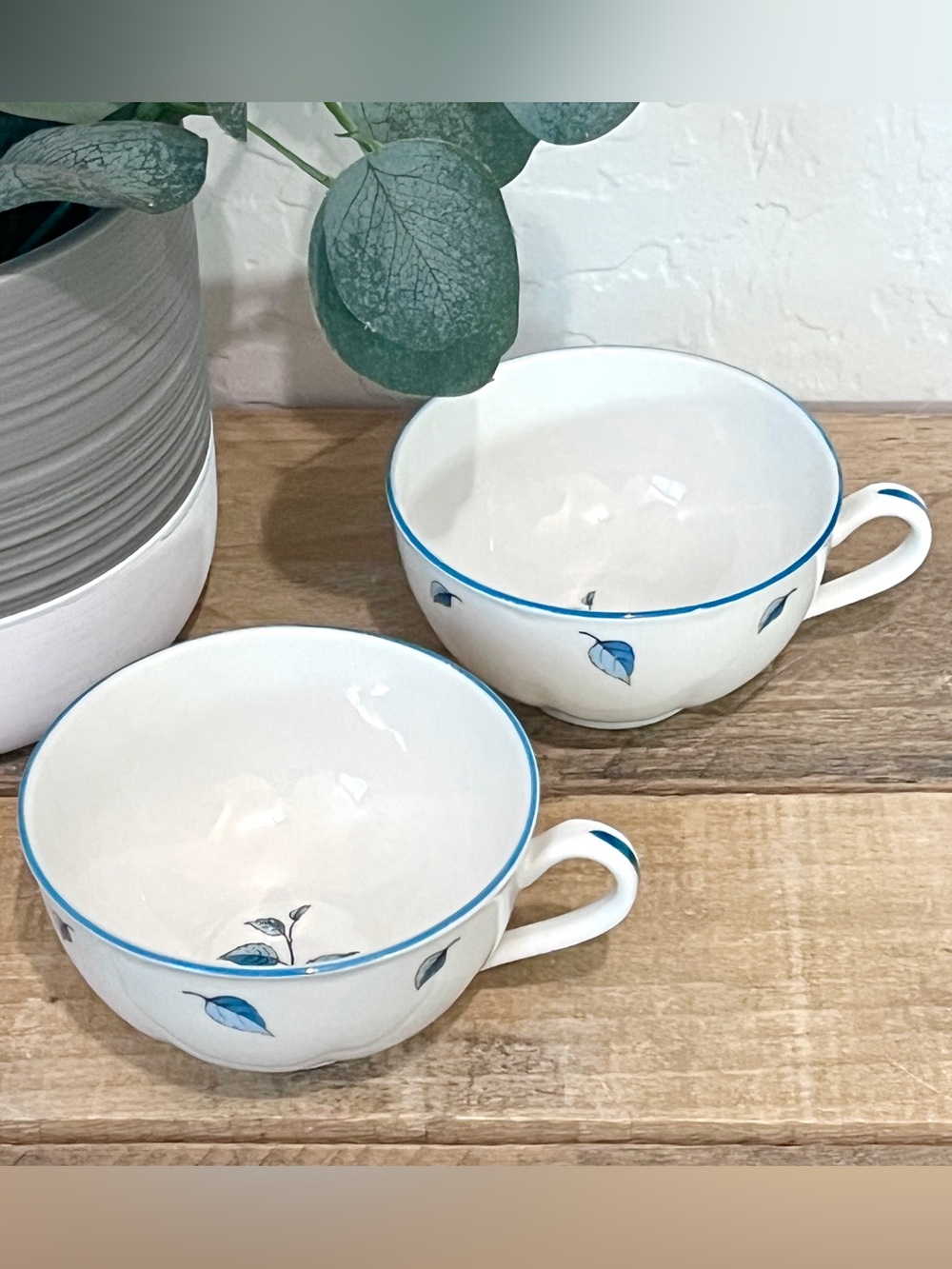 Vintage Theodore Haviland New York "Birchmere" Teacups - Set of 2 - Picture 2 of 5